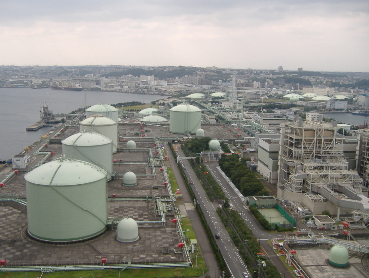 LNG · Industry photography illustrating the relevant shipment or handling environment. Photo credits and licences are available separately.