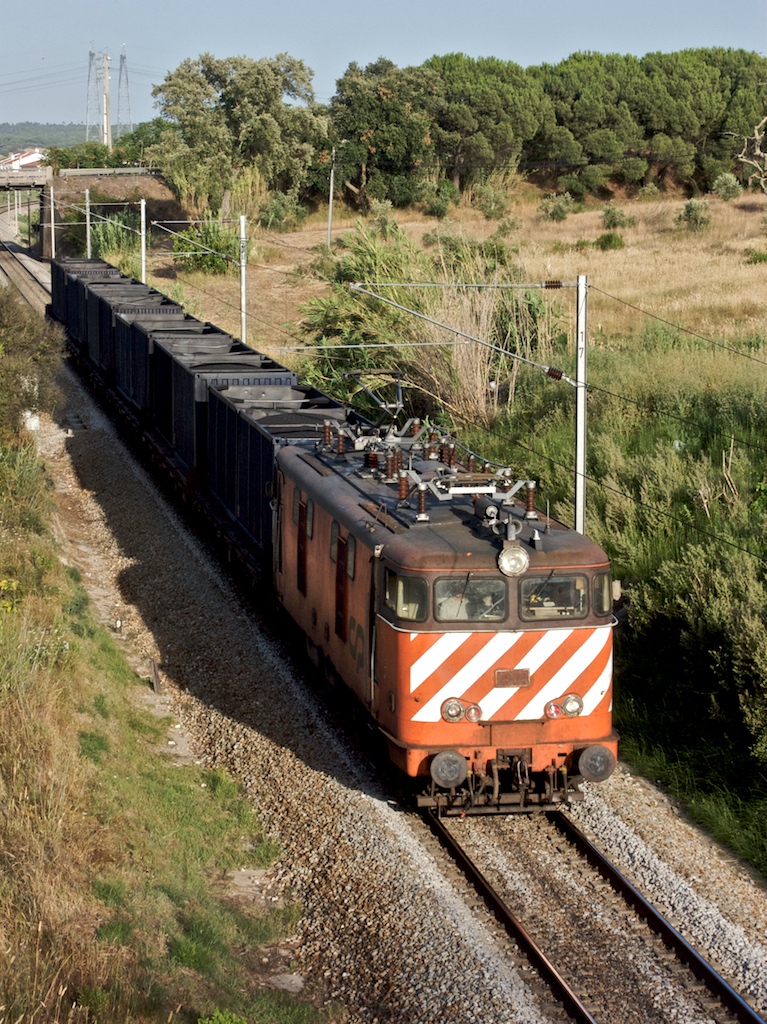 Petroleum Coke · Industry photography illustrating the relevant shipment or handling environment. Photo credits and licences are available separately.