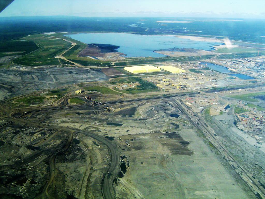 Sulphur · Industry photography illustrating the relevant shipment or handling environment. Photo credits and licences are available separately.